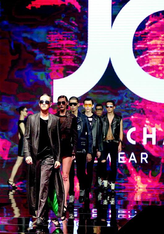 2017中国（青岛）国际时装周昨晚开幕 中法设计师竞技